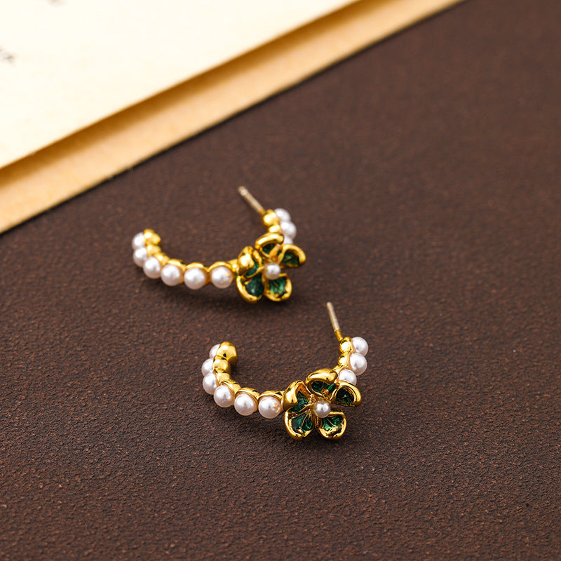 Original French retro colored enamel flower pearl earrings for women, versatile temperament C-shaped earrings, silver needles