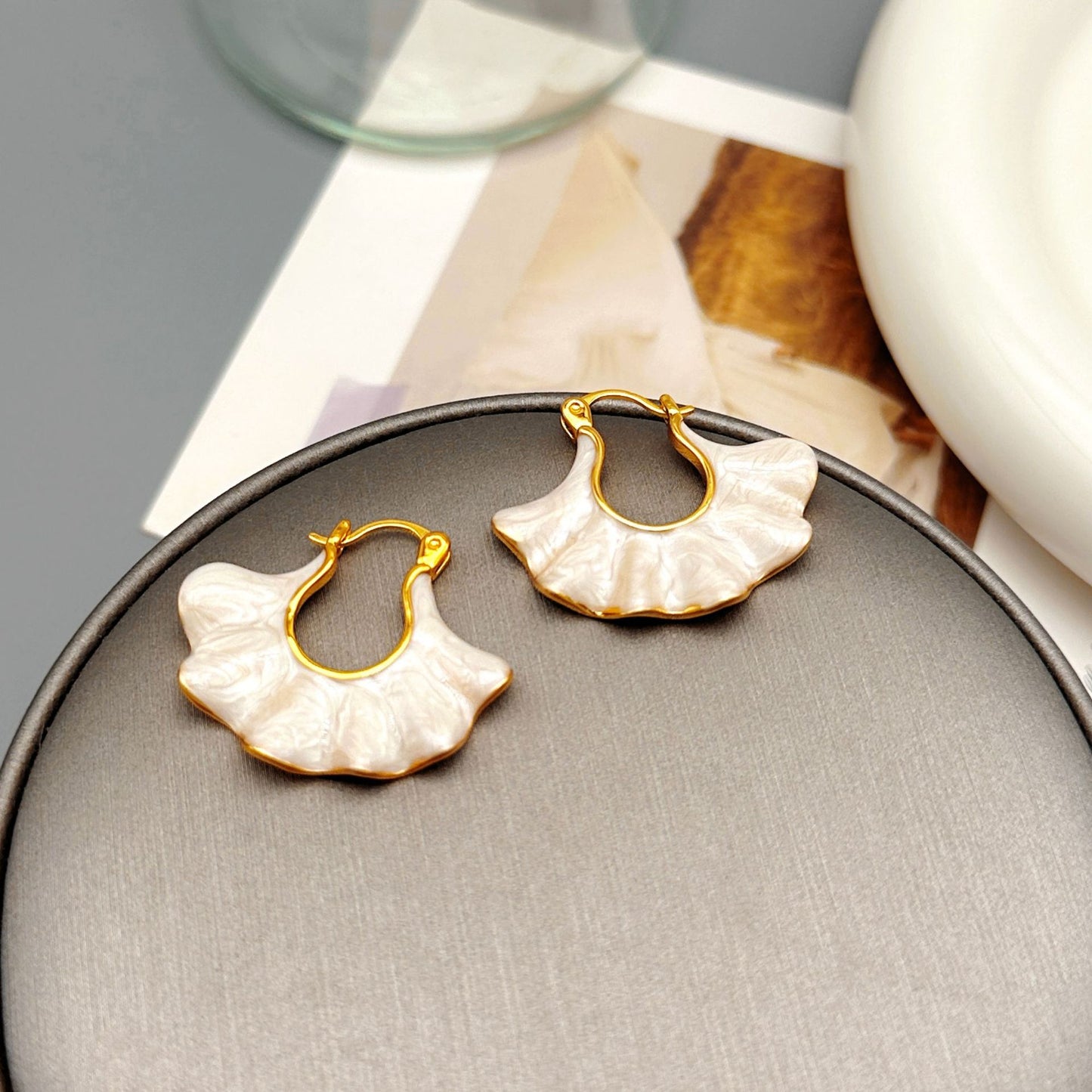 New handbag-shaped wave-patterned enamel earrings