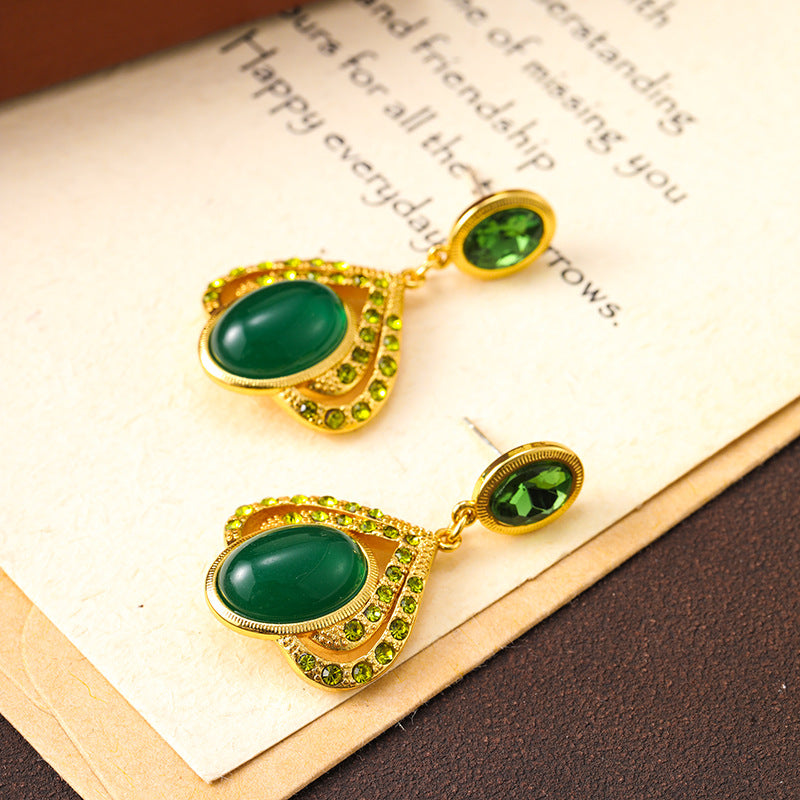 Medieval vintage palace style diamond heart emerald gemstone retro earrings high-end niche earrings