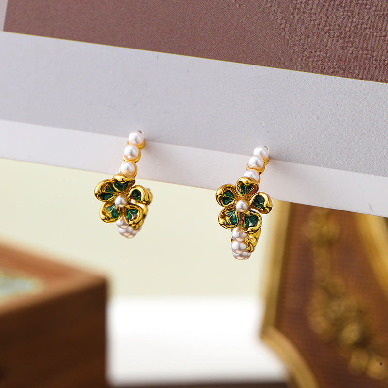 Original French retro colored enamel flower pearl earrings for women, versatile temperament C-shaped earrings, silver needles