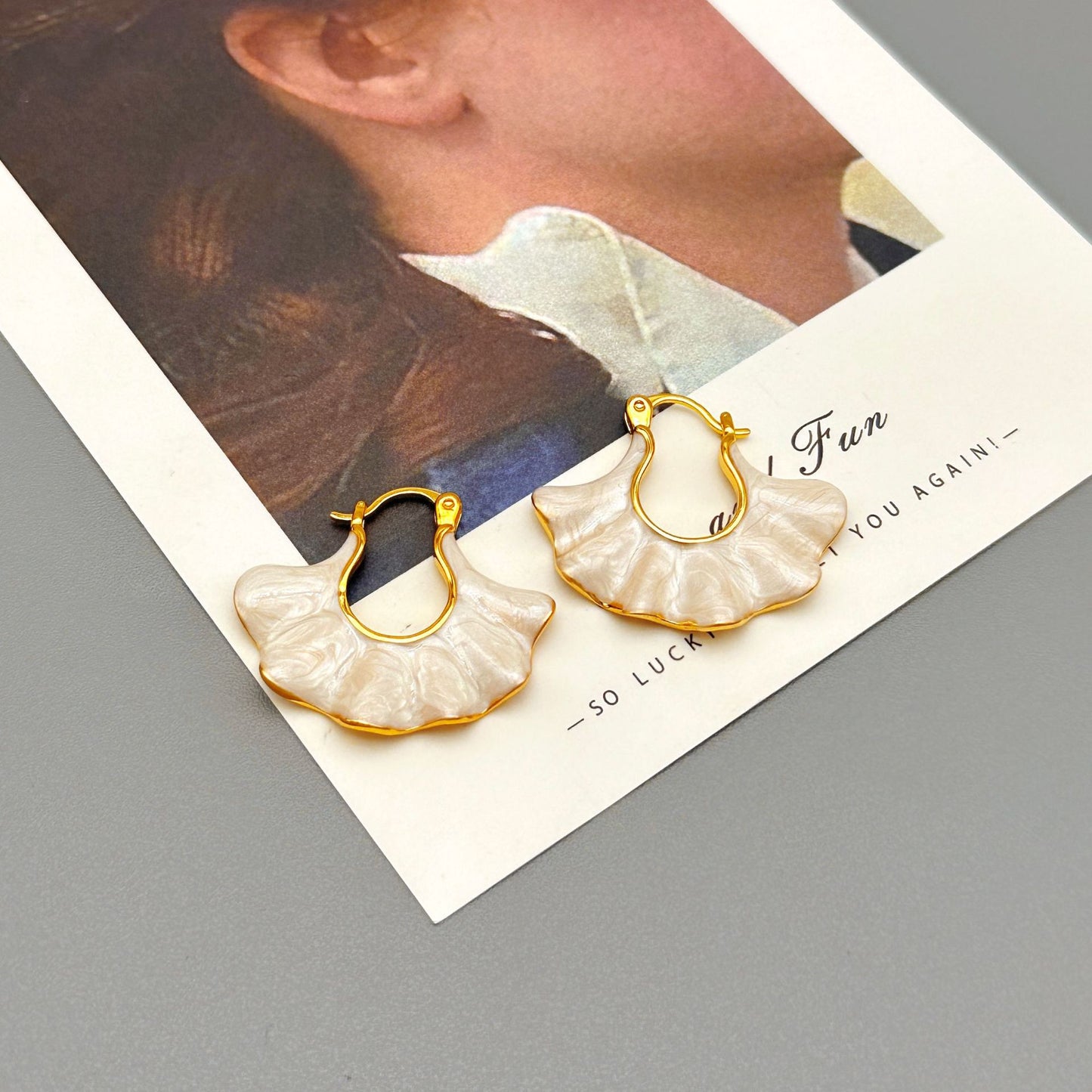 New handbag-shaped wave-patterned enamel earrings