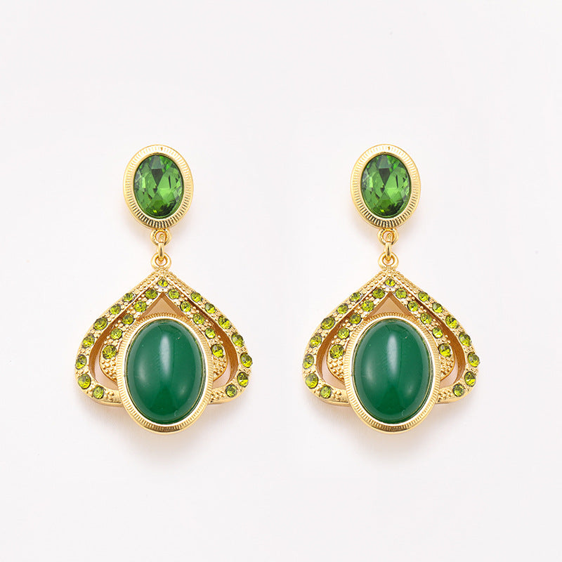 Medieval vintage palace style diamond heart emerald gemstone retro earrings high-end niche earrings