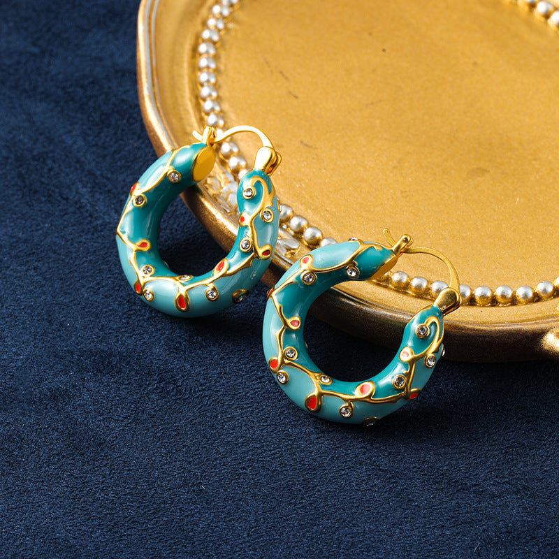 Retro high-end thorn colored enamel earrings, niche personality, fashionable and light luxury ear clips