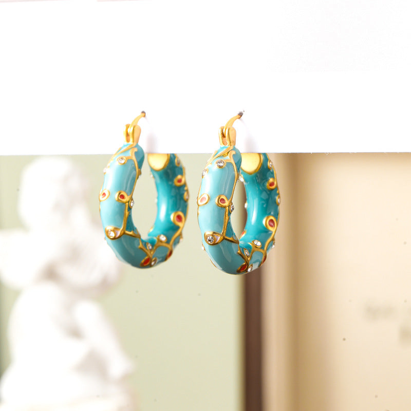 Retro high-end thorn colored enamel earrings, niche personality, fashionable and light luxury ear clips