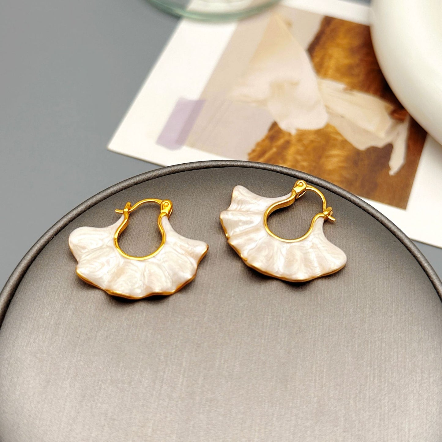 New handbag-shaped wave-patterned enamel earrings