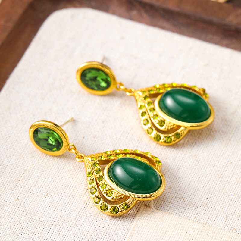 Medieval vintage palace style diamond heart emerald gemstone retro earrings high-end niche earrings