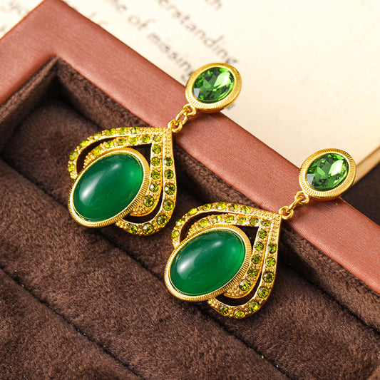 Medieval vintage palace style diamond heart emerald gemstone retro earrings high-end niche earrings