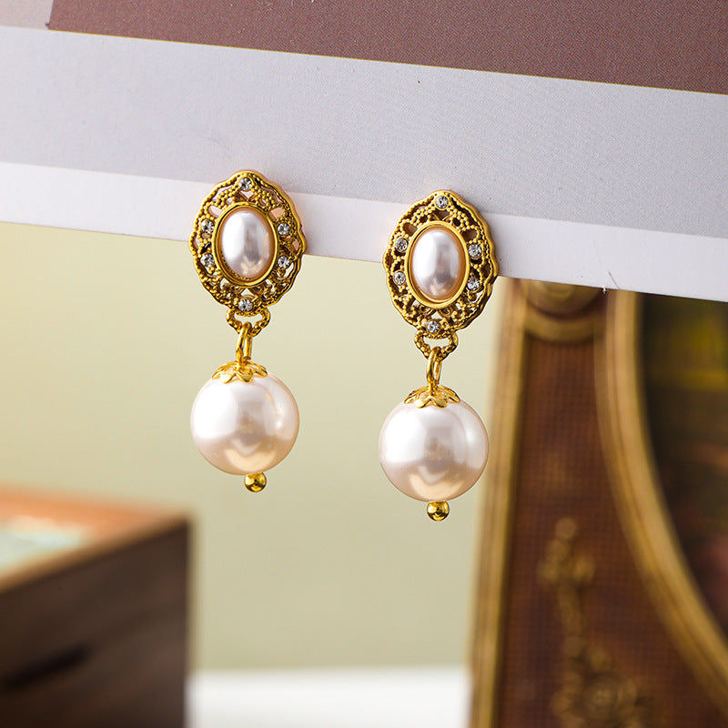 French retro palace style hollow flower plate pearl earrings niche design 925 silver needle earrings