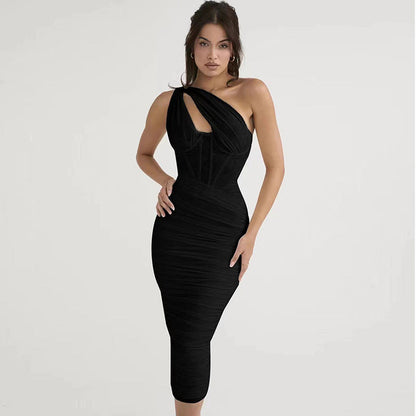 Solid color pleated one shoulder herringbone hollow dress