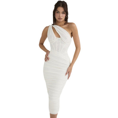 Solid color pleated one shoulder herringbone hollow dress