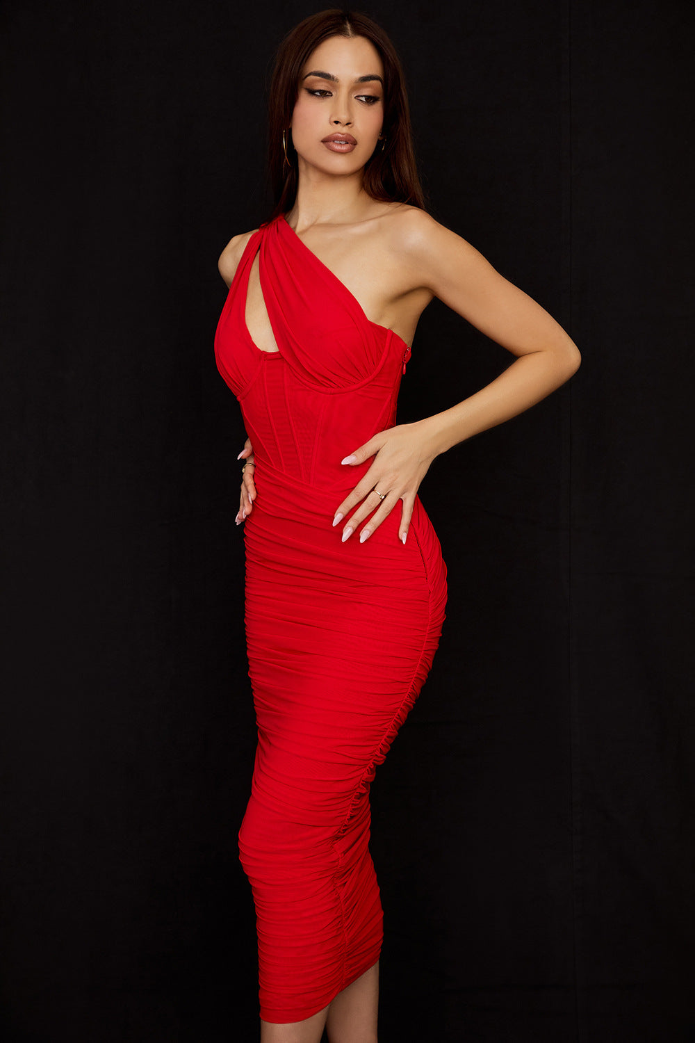Solid color pleated one shoulder herringbone hollow dress