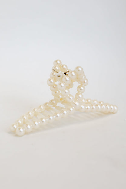 Posh Brilliance White Pearl Claw Hair Clip